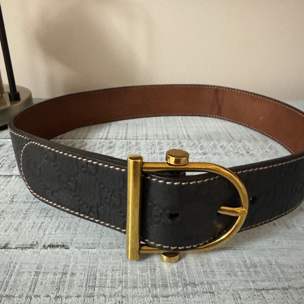 Black ladies leather Gucci belt